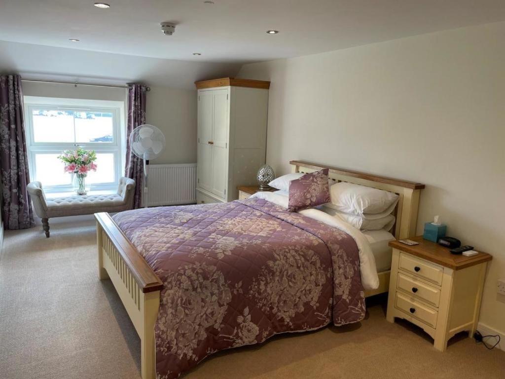 Rooms @ Restaurant 43 Great Bentley Bagian luar foto